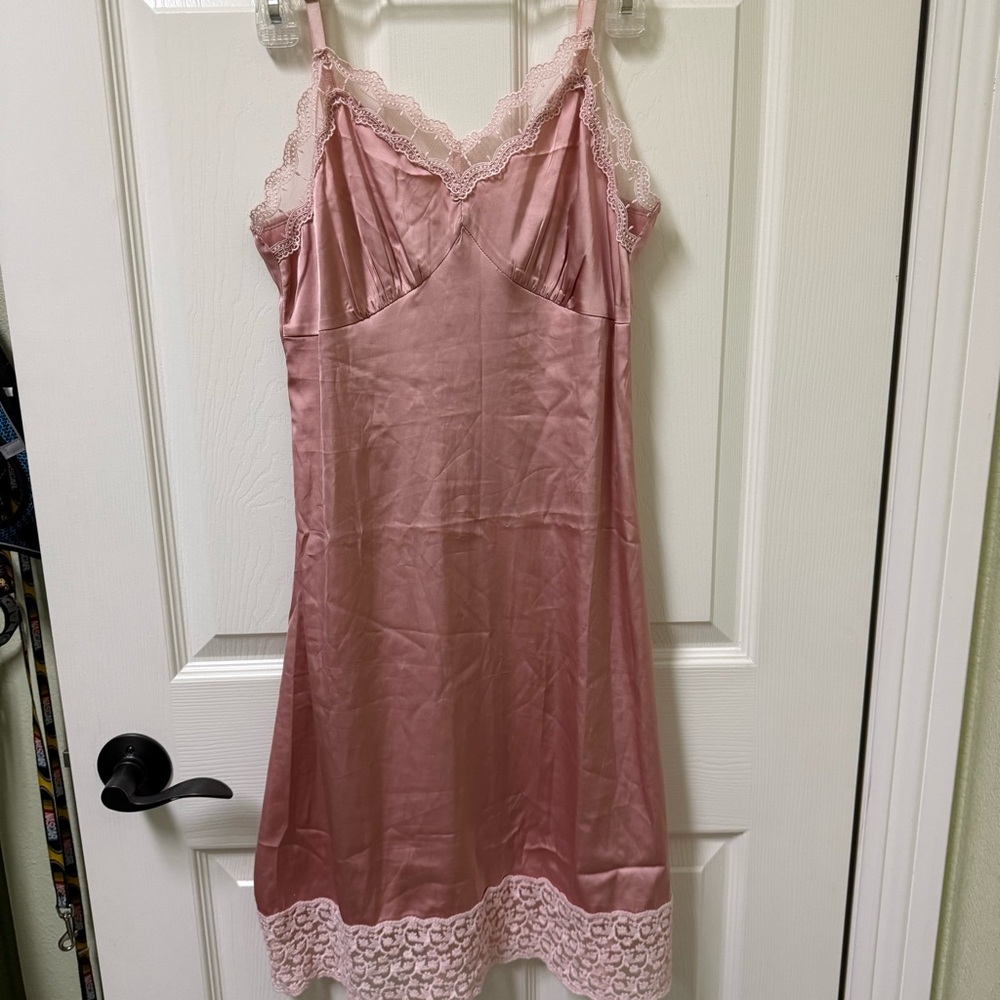 Belle poque Chic Pink Lace Chemise